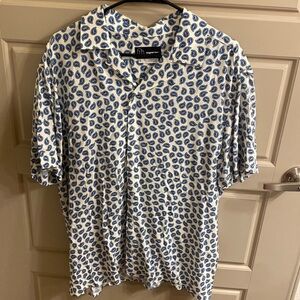 Men’s button down short sleeve